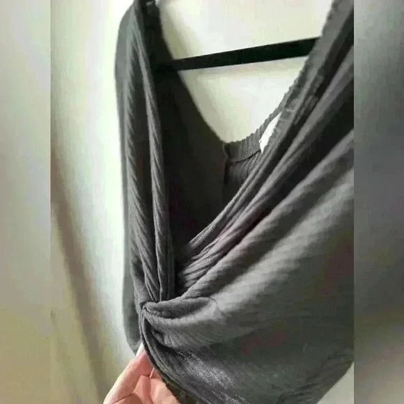 ASTR The Label Twist Front  Crop Top - Picture 3 of 8